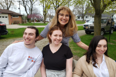 The-fam-on-Mothers-Day-2022-in-Westphalia